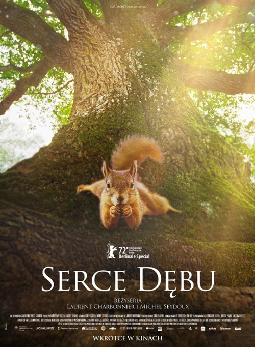 Zdjęcie przedstawia plakat filmu "Serce Dębu" - znajduje się na nim drzewo oraz wiewiórka.